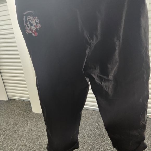 Stray Cats Capri Pants - Picture 3 of 5